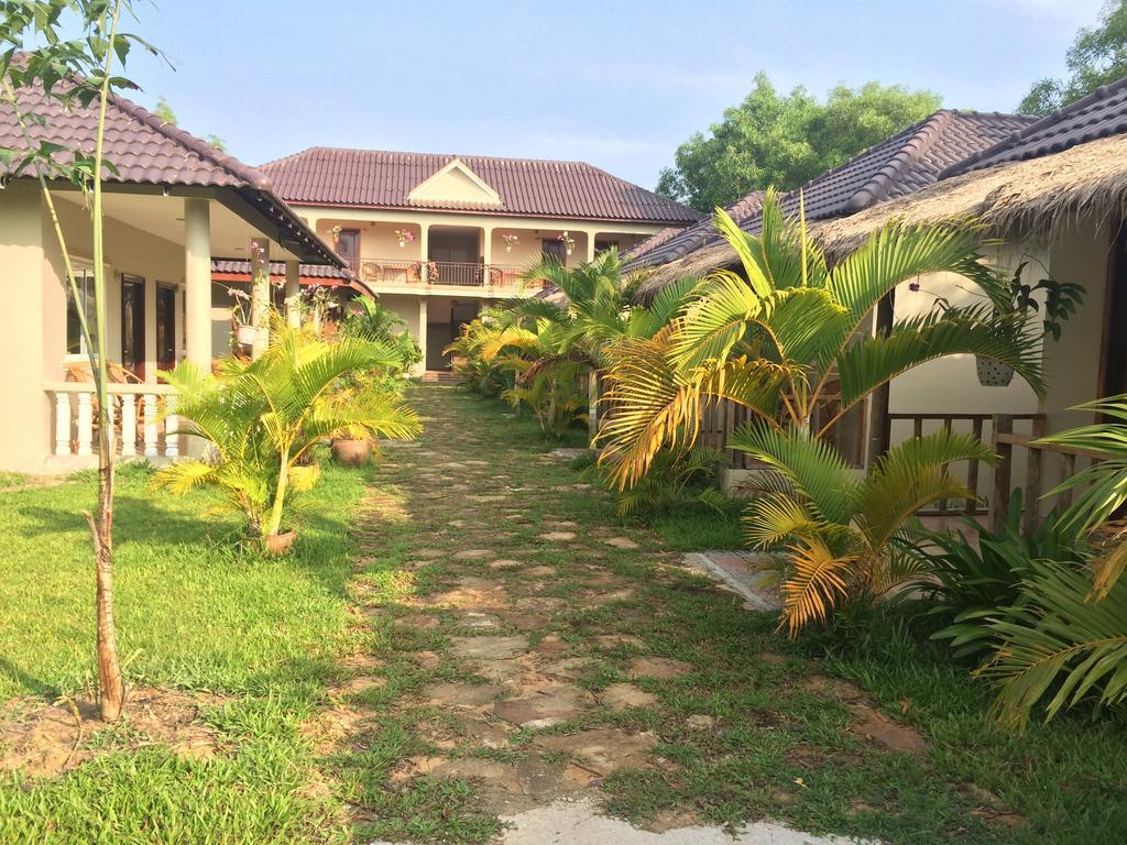 Отель The Moonflower Bungalow Сиануквиль Экстерьер фото
