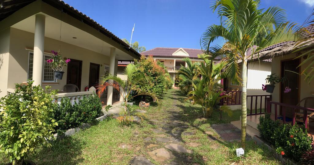 Отель The Moonflower Bungalow Сиануквиль Экстерьер фото