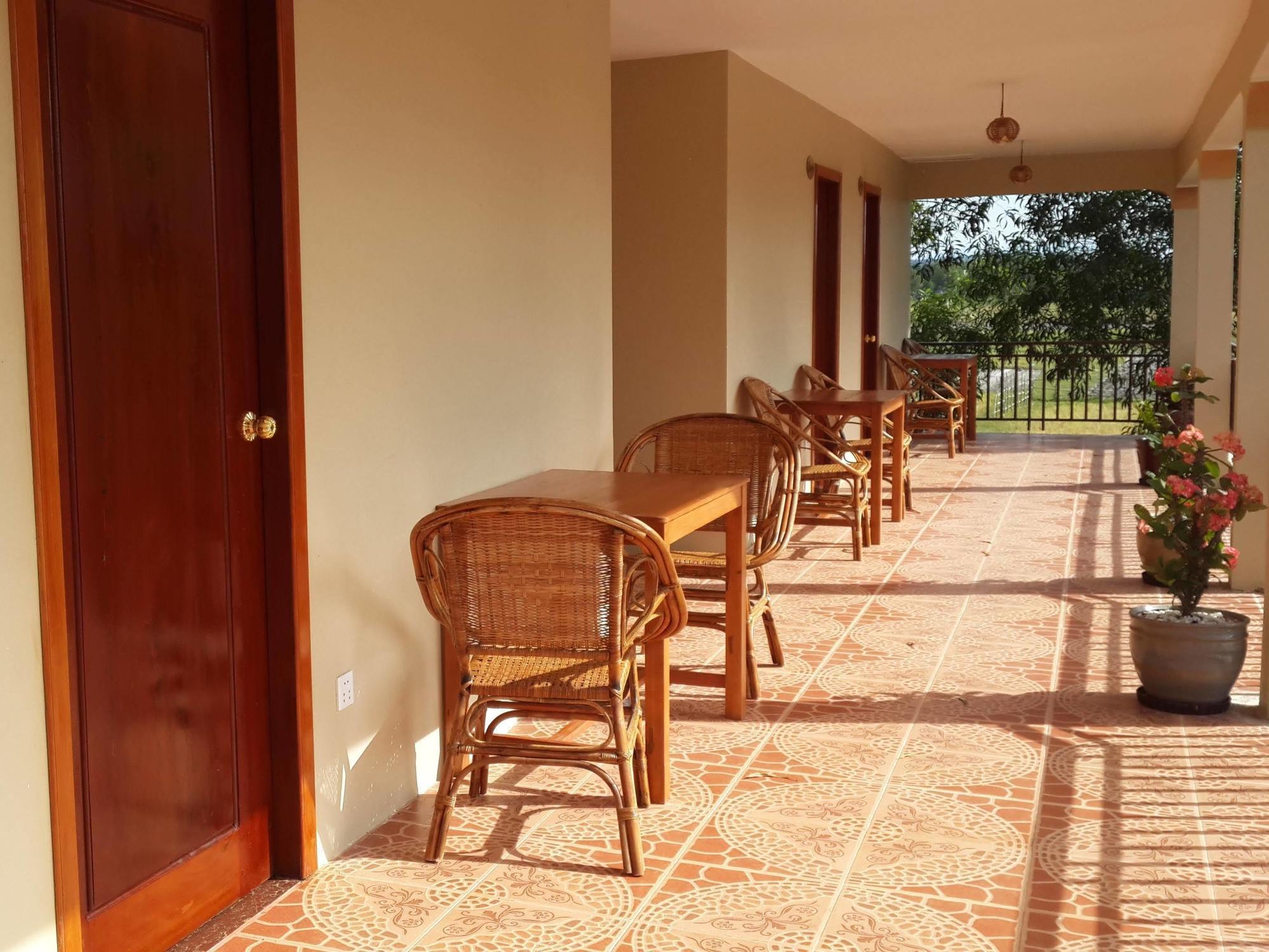 Отель The Moonflower Bungalow Сиануквиль Экстерьер фото